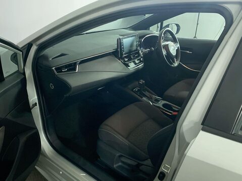 Toyota Corolla 1.8 VVT-h Icon Hatchback 5dr Petrol Hybrid CVT Euro 6 (s/s) (140 ps) Alloys 17