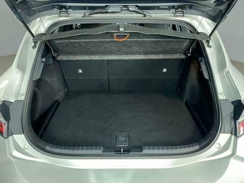 Toyota Corolla 1.8 VVT-h Icon Hatchback 5dr Petrol Hybrid CVT Euro 6 (s/s) (140 ps) Alloys 13