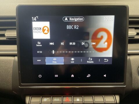 Renault Captur 1.0 TCe Limited SUV 5dr Petrol Manual Euro 6 (s/s) (90 ps) Alloys - DAB Rad 26