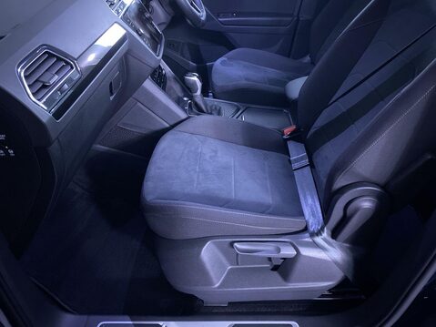 Volkswagen Tiguan 1.5 TSI Elegance SUV 5dr Petrol DSG Euro 6 (s/s) (150 ps) Parking Sensors - 17