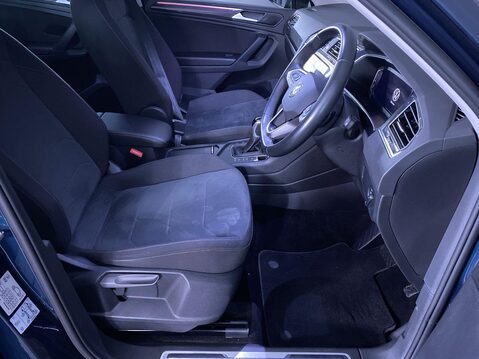 Volkswagen Tiguan 1.5 TSI Elegance SUV 5dr Petrol DSG Euro 6 (s/s) (150 ps) Parking Sensors - 15