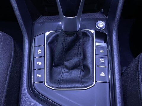 Volkswagen Tiguan 1.5 TSI Elegance SUV 5dr Petrol DSG Euro 6 (s/s) (150 ps) Parking Sensors - 29