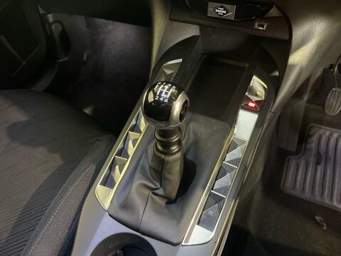 DS DS 3 1.2 PureTech Elegance Crossback 5dr Petrol Manual Euro 6 (s/s) (100 ps) All 18