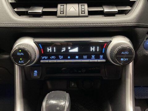 Toyota Rav4 2.5 VVT-h Design SUV 5dr Petrol Hybrid CVT 4WD Euro 6 (s/s) (222 ps) Parkin 27