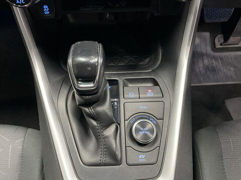 Toyota Rav4 2.5 VVT-h Design SUV 5dr Petrol Hybrid CVT 4WD Euro 6 (s/s) (222 ps) Parkin 20