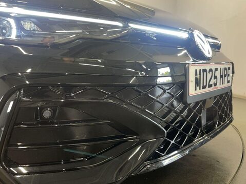 Volkswagen Golf 1.5 eTSI MHEV Black Edition Hatchback 5dr Petrol Hybrid DSG Euro 6 (s/s) (1 11