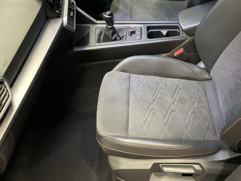 SEAT Leon 1.5 TSI EVO FR Sport Hatchback 5dr Petrol Manual Euro 6 (s/s) (150 ps) Prof 17