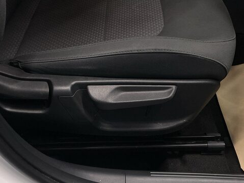 Kia Niro 1.6h GDi 2 SUV 5dr Petrol Hybrid DCT Euro 6 (s/s) (139 bhp) Service History 22