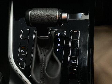 Kia Niro 1.6h GDi 2 SUV 5dr Petrol Hybrid DCT Euro 6 (s/s) (139 bhp) Service History 19