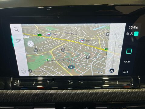 Volkswagen Golf 1.5 eTSI MHEV R-Line Hatchback 5dr Petrol Hybrid DSG Euro 6 (s/s) (150 ps) 18