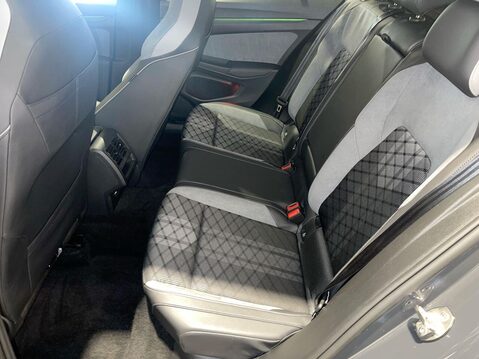 Volkswagen Golf 1.5 eTSI MHEV R-Line Hatchback 5dr Petrol Hybrid DSG Euro 6 (s/s) (150 ps) 17