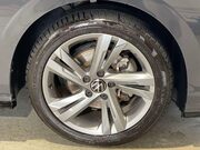 Volkswagen Golf 1.5 eTSI MHEV R-Line Hatchback 5dr Petrol Hybrid DSG Euro 6 (s/s) (150 ps) 11