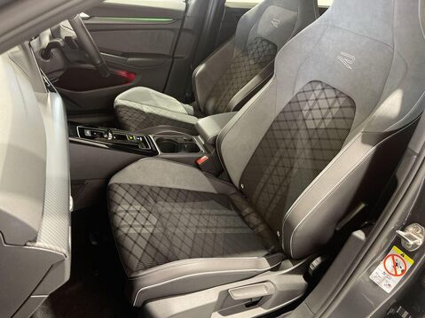 Volkswagen Golf 1.5 eTSI MHEV R-Line Hatchback 5dr Petrol Hybrid DSG Euro 6 (s/s) (150 ps) 16