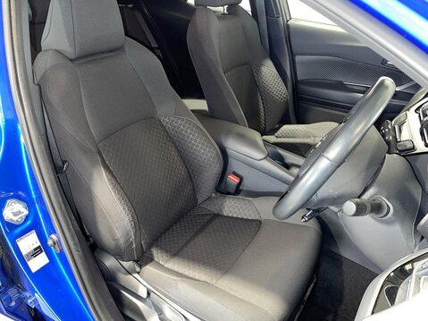 Toyota C-HR 1.8 VVT-h GPF Icon SUV 5dr Petrol Hybrid CVT Euro 6 (s/s) (122 ps) One Owne 14