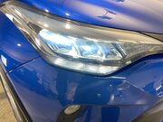 Toyota C-HR 1.8 VVT-h GPF Icon SUV 5dr Petrol Hybrid CVT Euro 6 (s/s) (122 ps) One Owne 20