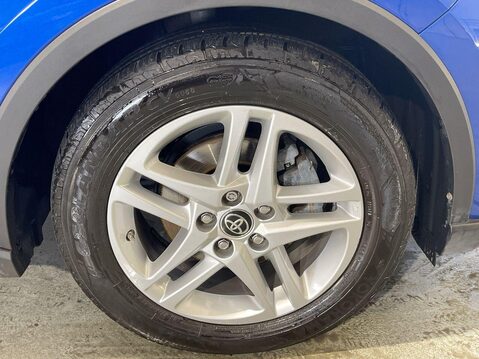 Toyota C-HR 1.8 VVT-h GPF Icon SUV 5dr Petrol Hybrid CVT Euro 6 (s/s) (122 ps) One Owne 11