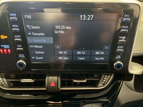 Toyota C-HR 1.8 VVT-h GPF Icon SUV 5dr Petrol Hybrid CVT Euro 6 (s/s) (122 ps) One Owne 24