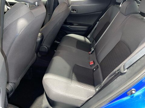 Toyota C-HR 1.8 VVT-h GPF Icon SUV 5dr Petrol Hybrid CVT Euro 6 (s/s) (122 ps) One Owne 17