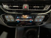 Toyota C-HR 1.8 VVT-h GPF Icon SUV 5dr Petrol Hybrid CVT Euro 6 (s/s) (122 ps) One Owne 25