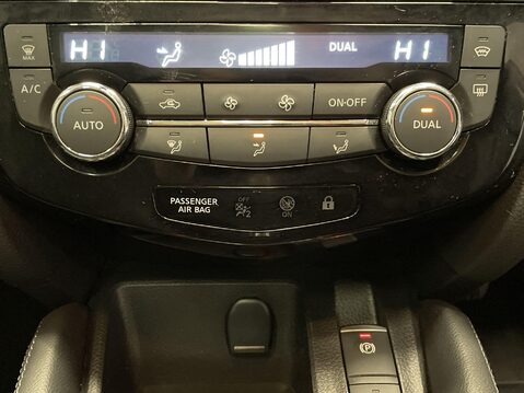 Nissan Qashqai 1.3 DIG-T Tekna SUV 5dr Petrol Manual Euro 6 (s/s) (140 ps) Cruise Control 29