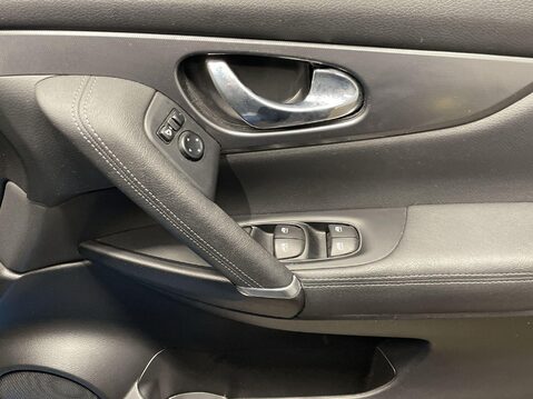 Nissan Qashqai 1.3 DIG-T Tekna SUV 5dr Petrol Manual Euro 6 (s/s) (140 ps) Cruise Control 26