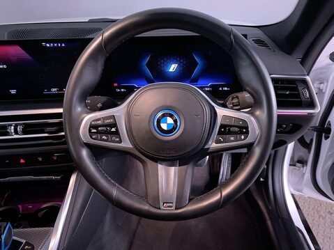 BMW I4 40 83.9kWh M Sport Gran Coupe 5dr Electric Auto eDrive (340 ps) Bluetooth - 16