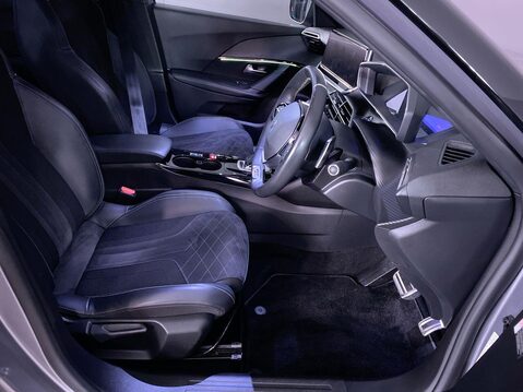 Peugeot 2008 1.2 PureTech GT Premium SUV 5dr Petrol EAT Euro 6 (s/s) (130 ps) Bluetooth 15