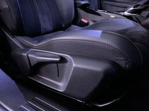 Peugeot 2008 1.2 PureTech GT Premium SUV 5dr Petrol EAT Euro 6 (s/s) (130 ps) Bluetooth 26