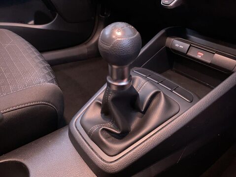 Kia Rio 1.2 1 Hatchback 5dr Petrol Manual Euro 6 (s/s) (83 bhp) Bluetooth - DAB Ra 21