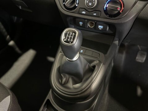 Hyundai i10 1.0 Advance Hatchback 5dr Petrol Manual Euro 6 (s/s) (67 ps) Cruise Contro 18