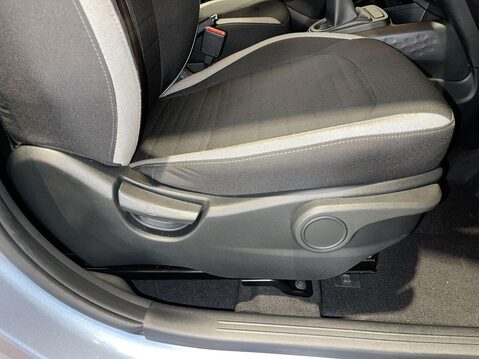 Hyundai i10 1.0 Advance Hatchback 5dr Petrol Manual Euro 6 (s/s) (67 ps) Cruise Contro 21