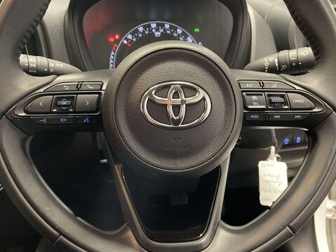 Toyota Aygo X 1.0 VVT-i Pure Hatchback 5dr Petrol Manual Euro 6 (s/s) (72 ps) Air Con - A 20