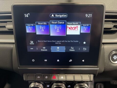 Renault Captur 1.6 E-TECH 9.8kWh techno SUV 5dr Petrol Plug-in Hybrid Auto Euro 6 (s/s) (1 26