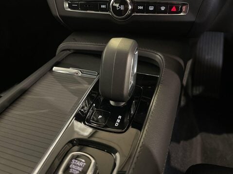Volvo V90 2.0 B4 MHEV Core Estate 5dr Petrol Hybrid Auto Euro 6 (s/s) (197 ps) 19