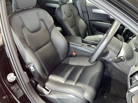 Volvo V90 2.0 B4 MHEV Core Estate 5dr Petrol Hybrid Auto Euro 6 (s/s) (197 ps) 14