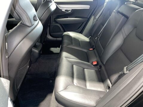 Volvo V90 2.0 B4 MHEV Core Estate 5dr Petrol Hybrid Auto Euro 6 (s/s) (197 ps) 17