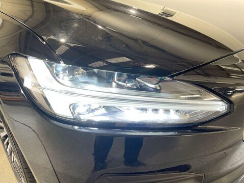 Volvo V90 2.0 B4 MHEV Core Estate 5dr Petrol Hybrid Auto Euro 6 (s/s) (197 ps) 21