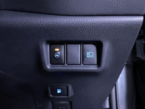 Toyota C-HR 1.8 VVT-h GPF Excel SUV 5dr Petrol Hybrid CVT Euro 6 (s/s) (122 ps) Cruise 31