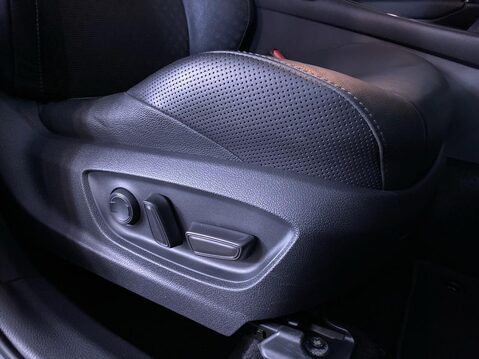 Toyota C-HR 1.8 VVT-h GPF Excel SUV 5dr Petrol Hybrid CVT Euro 6 (s/s) (122 ps) Cruise 26