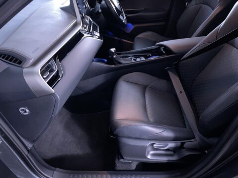 Toyota C-HR 1.8 VVT-h GPF Excel SUV 5dr Petrol Hybrid CVT Euro 6 (s/s) (122 ps) Cruise 17