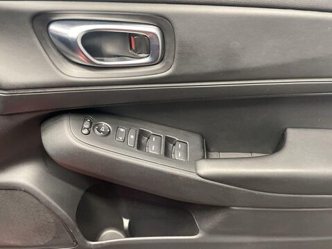 Honda HR-V 1.5 h i-MMD Elegance SUV 5dr Petrol Hybrid CVT Euro 6 (s/s) (131 ps) Cruis 25