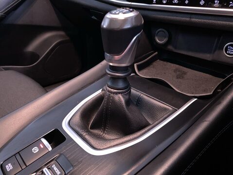 Nissan Qashqai 1.3 DIG-T MHEV N-Connecta SUV 5dr Petrol Hybrid Manual Euro 6 (s/s) (140 ps 21