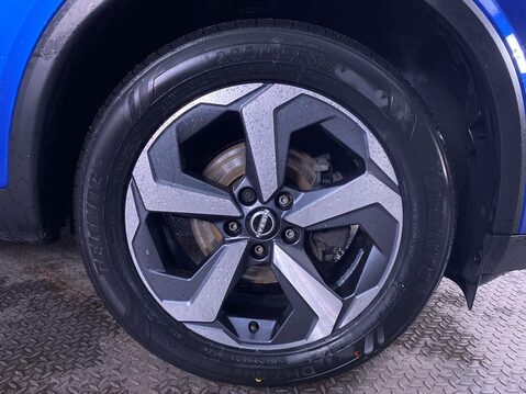 Nissan Qashqai 1.3 DIG-T MHEV N-Connecta SUV 5dr Petrol Hybrid Manual Euro 6 (s/s) (140 ps 12