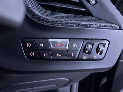 BMW 1 Series 1.5 118i Sport (LCP) Hatchback 5dr Petrol Manual Euro 6 (s/s) (136 ps) Cru 23