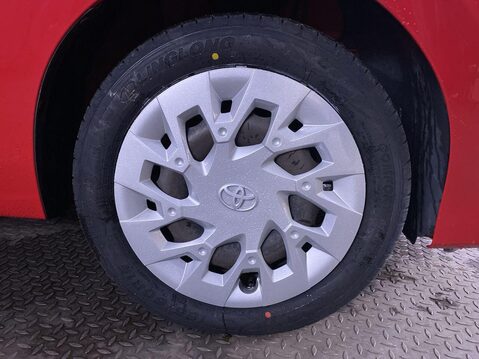 Toyota Aygo 1.0 VVT-i x-play Hatchback 5dr Petrol x-shift Euro 6 (Safety Sense) (71 ps) 12