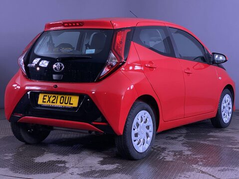 Toyota Aygo 1.0 VVT-i x-play Hatchback 5dr Petrol x-shift Euro 6 (Safety Sense) (71 ps) 8