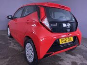 Toyota Aygo 1.0 VVT-i x-play Hatchback 5dr Petrol x-shift Euro 6 (Safety Sense) (71 ps) 14