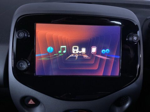 Toyota Aygo 1.0 VVT-i x-play Hatchback 5dr Petrol x-shift Euro 6 (Safety Sense) (71 ps) 20