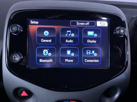 Toyota Aygo 1.0 VVT-i x-play Hatchback 5dr Petrol x-shift Euro 6 (Safety Sense) (71 ps) 32