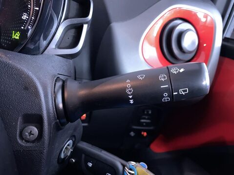 Toyota Aygo 1.0 VVT-i x-play Hatchback 5dr Petrol x-shift Euro 6 (Safety Sense) (71 ps) 29